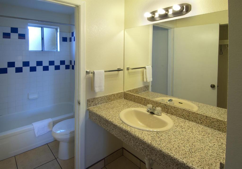 American Executive Inn Меса Номер фото